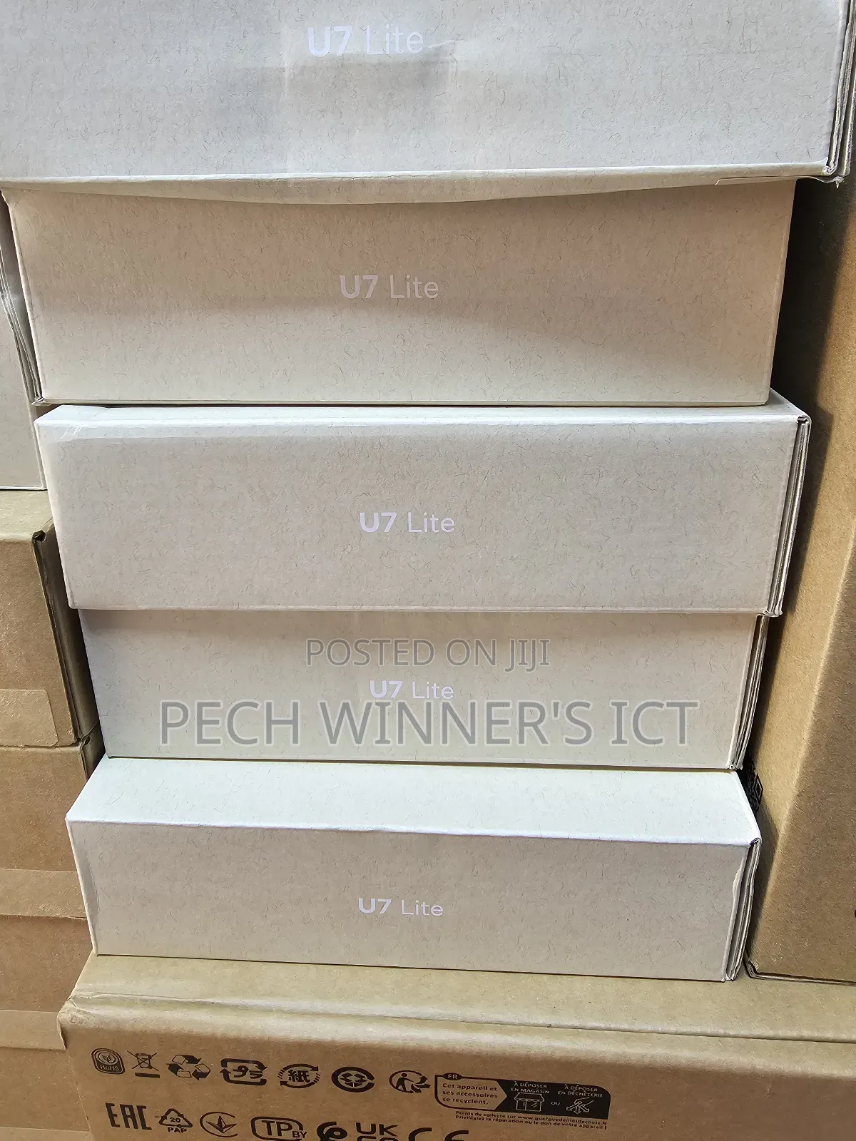 Uubiquity U7 Lite.
