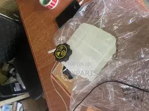Cadillac Srx Engine Coolant Overflow Recovery Tank