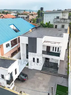 5bdrm Duplex in Woji for sale