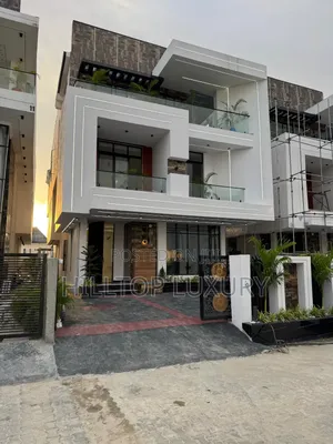 6bdrm Duplex in Chevron for sale