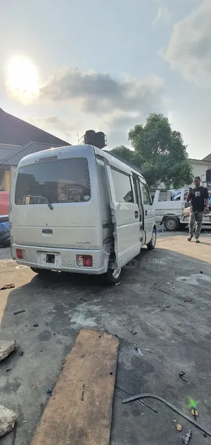 Suzuki APV Minibus 2010 Silver