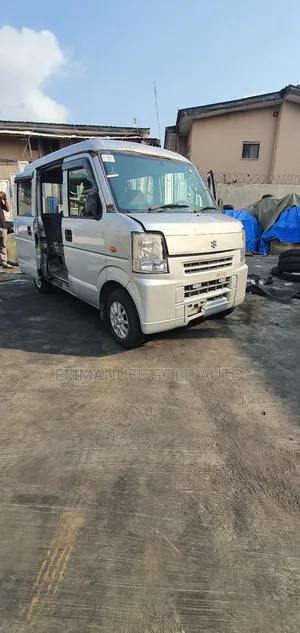 Suzuki APV Minibus 2010 Silver