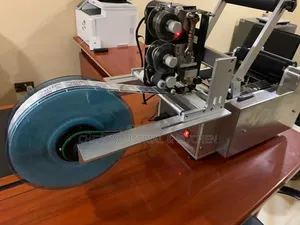 Round Bottle Labelling Machine With Coding