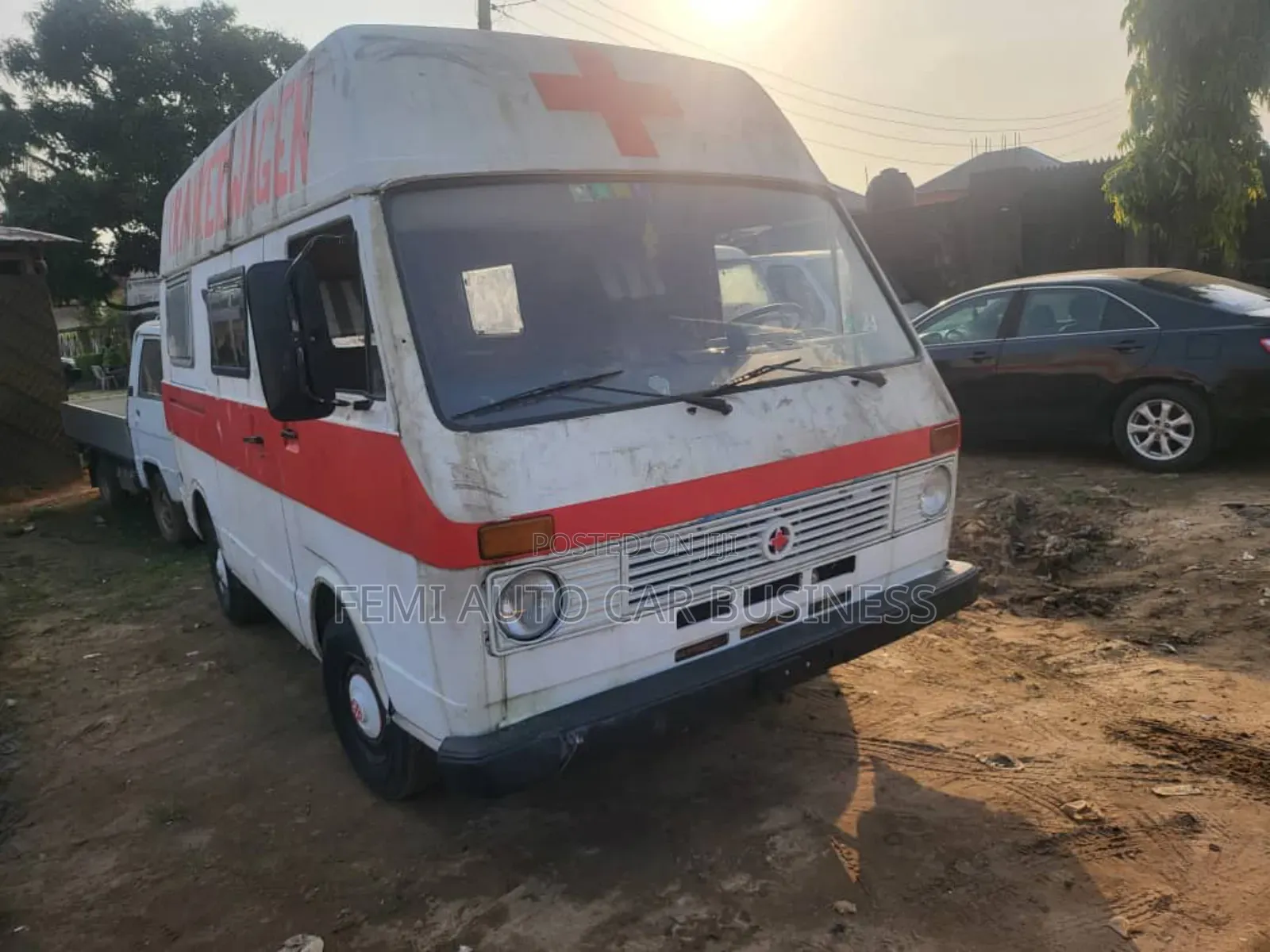 Bus 2002 White
