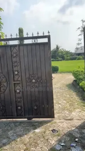 To Let / Lease : Gardens / Park on 5 Plots by Eneka Flyover, Ph