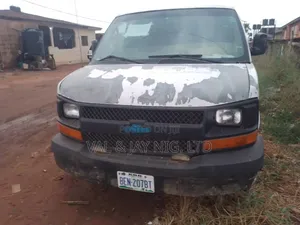 Chevrolet C5500 1999 White