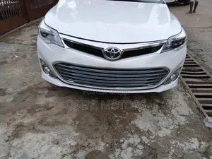 Toyota Avalon XLE 4dr Sedan (3.5L 6cyl 6A) 2014 White