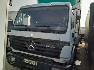 Foriegn Used Mercedes-Benz 2024 White