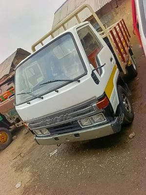 Nigeria Used Toyota Dyna 150 Petrol Engine 2000 White
