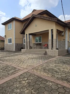 Furnished 4bdrm House in Aiyekale Osogbo for sale