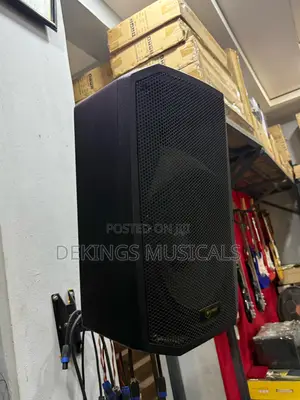 Mackie Active Speaker - Wall Hanging Speaker - Live Studio Speaker