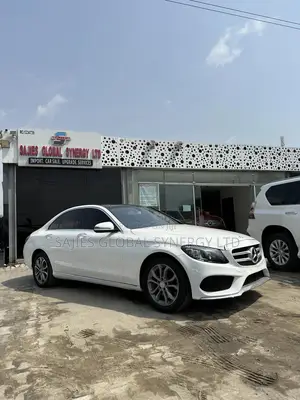 Mercedes-Benz C300 Luxury 4dr AWD 4Matic Sedan (2.0L 4cyl 7A) 2015