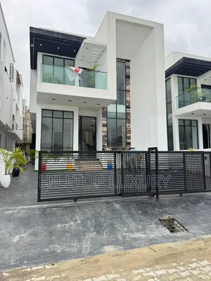 5bdrm Duplex in Chevron for sale