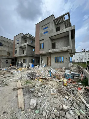 5bdrm Duplex in In A Secure Area, Surulere for sale