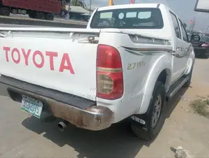 Toyota Hilux 2.5 D-4D SRX 2010 White
