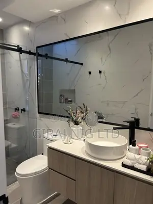 Rectangular Shaped Mirror With Black Edge Design