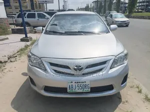 Toyota Corolla LE 4dr Sedan (1.8L 4cyl 4A) 2010 Silver