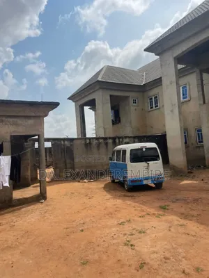10bdrm Duplex in Oshimili South for sale