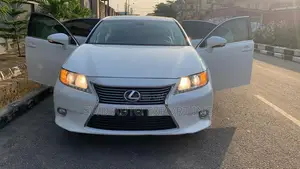 Lexus ES 350 FWD 2013 White