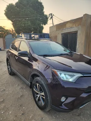 Toyota RAV4 2017 Burgundy