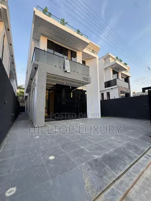 5bdrm Duplex in Chevron for sale