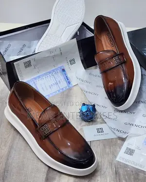 Givenchy _Loafer 