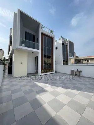 5bdrm Duplex in Chevron for sale