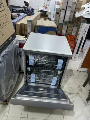 Strong Reliable Maxi Dishwasher for Consistent Cleaning