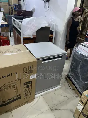 Maxi Dishwasher for Everyday Kitchen Convenience