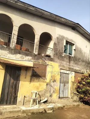 3bdrm Block of Flats in Idimu Lagos, Iseri Olofin for sale