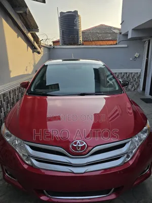 Toyota Venza XLE 4dr Wagon AWD (3.5L 6cyl 6A) 2015 Red