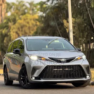 Toyota Sienna XSE AWD 7-Passenger 2023 Gray