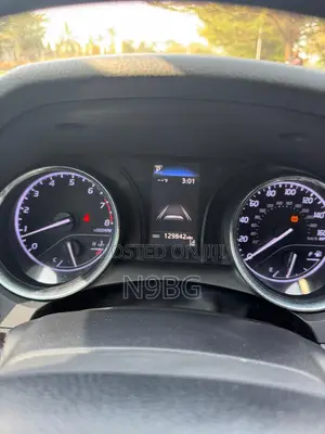 Toyota Camry SE (2.5L 4cyl 8A) 2019 Blue