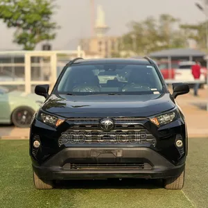 Toyota RAV4 LE 2021 Black