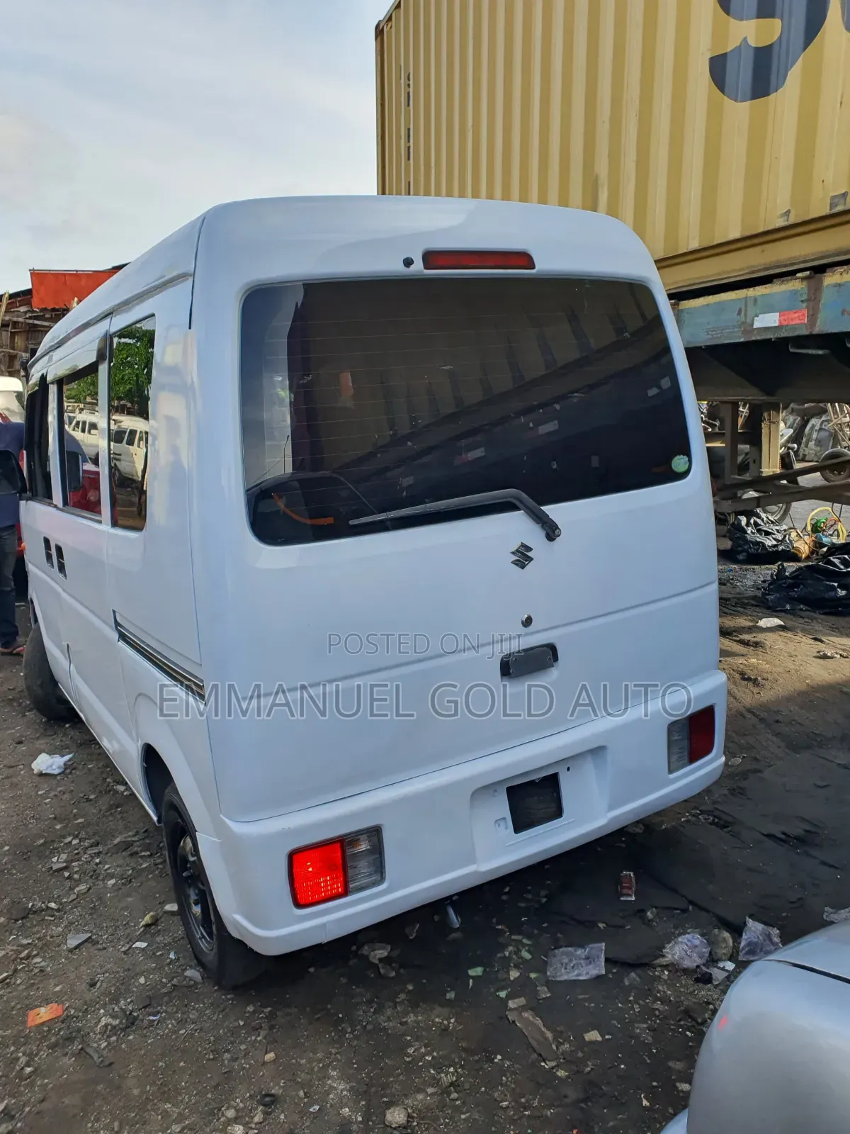 Suzuki APV Minibus 2010 White