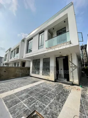 5bdrm Duplex in Chevron for sale