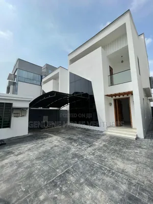 5bdrm Duplex in Chevron for sale