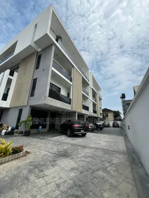 Furnished 3bdrm Penthouse in Lekki Phase 1 for sale