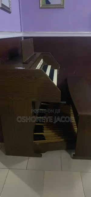 Viscount Organ