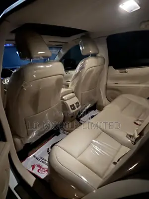 Lexus ES 350 FWD 2014 White
