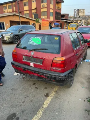 Volkswagen Golf 1.6 2000 Red