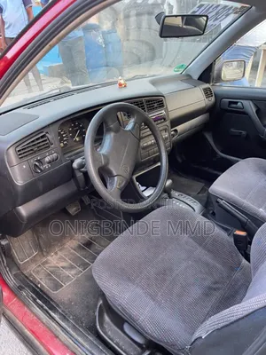 Volkswagen Golf 1.6 2000 Red