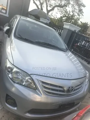 Toyota Corolla 2012 Silver