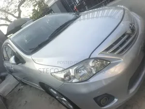 Toyota Corolla 2012 Silver