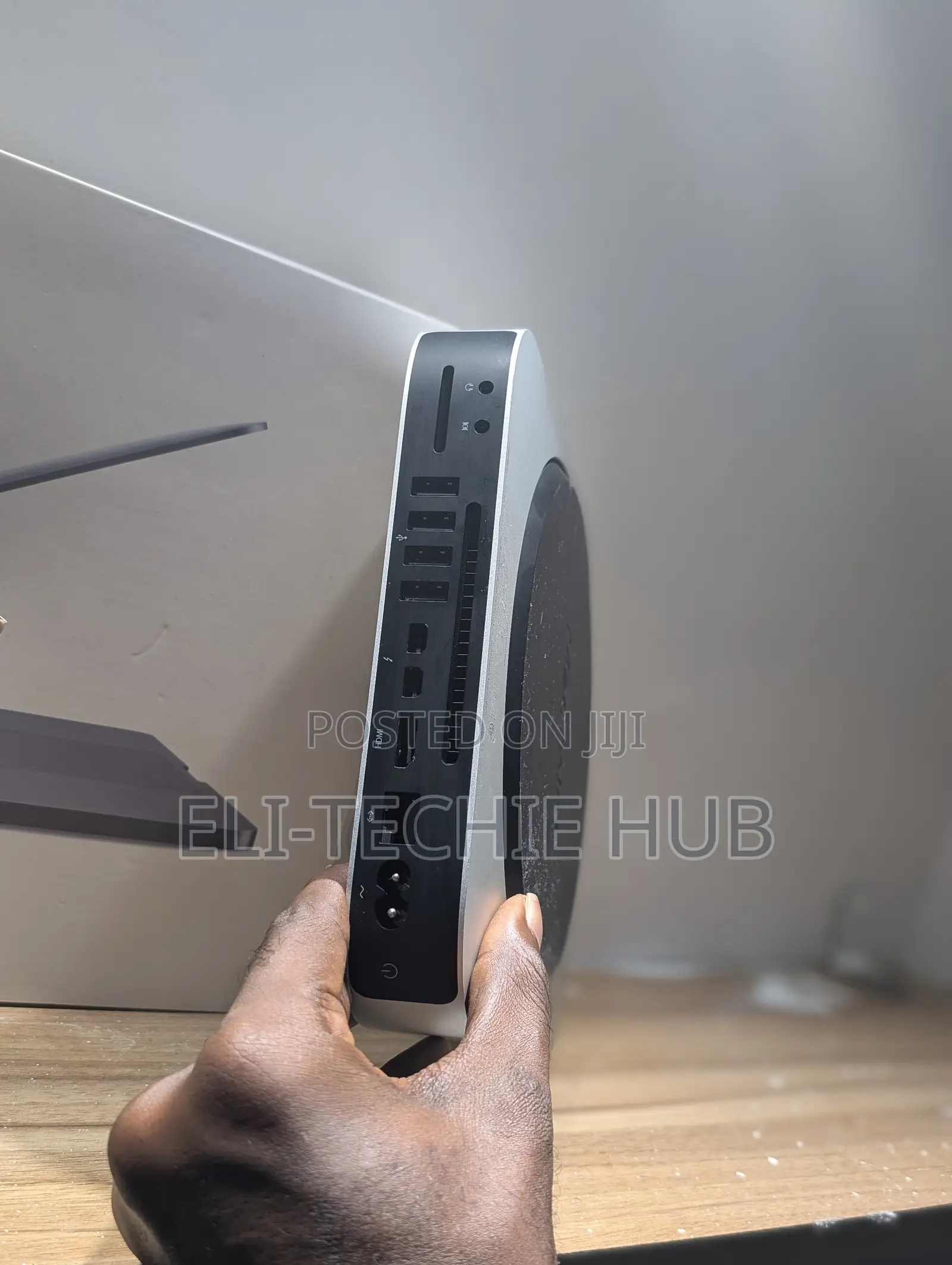Desktop Computer Apple Mac Mini 4GB Intel Core i5 HDD 500GB