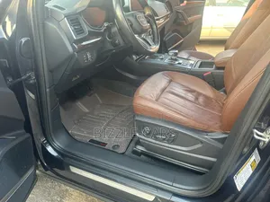 Audi Q5 2.0T Tech Premium AWD quattro 2018 Black