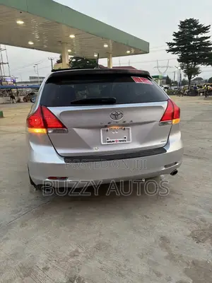 Toyota Venza AWD 2011 Silver