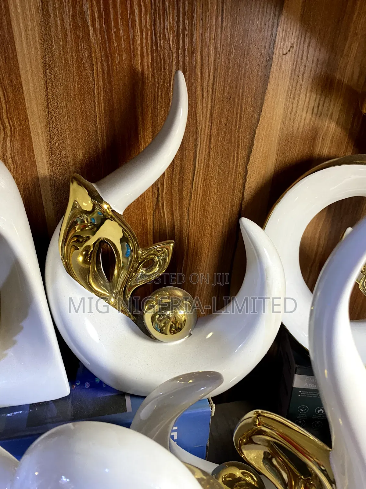 Centre Piece Figurine Centre Table Decorations Shelves Deco