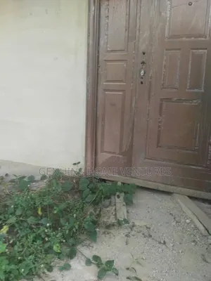 4bdrm Bungalow in Jumofak for sale
