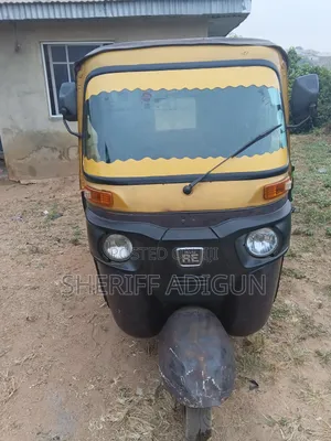 Bajaj RE 2021 Brown